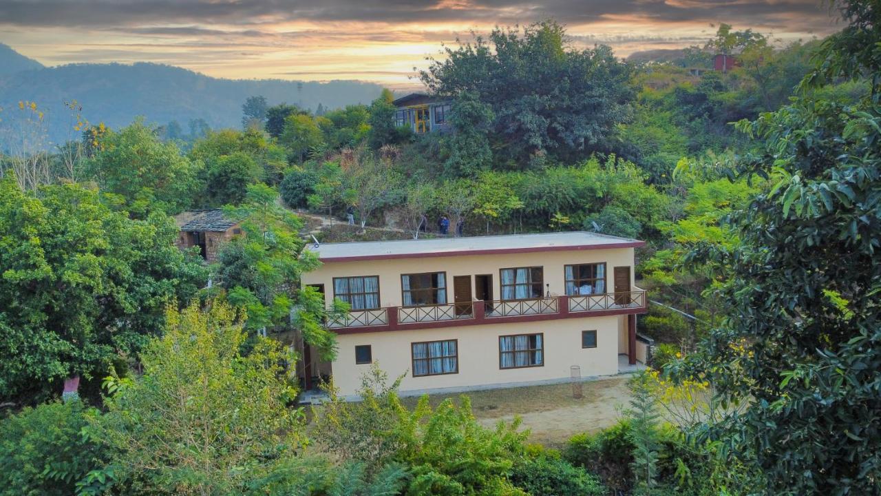 Lahermitage Resort Lansdowne Bagian luar foto