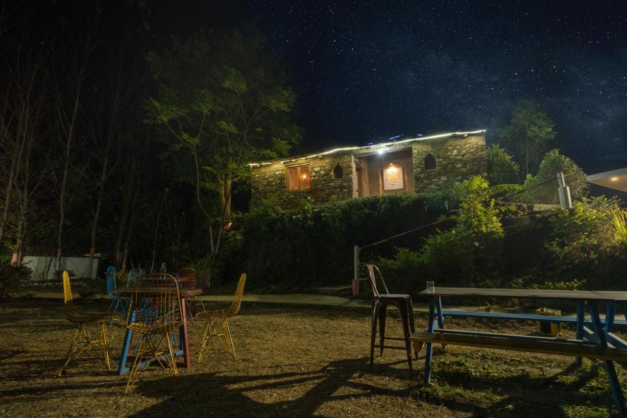 Lahermitage Resort Lansdowne Bagian luar foto