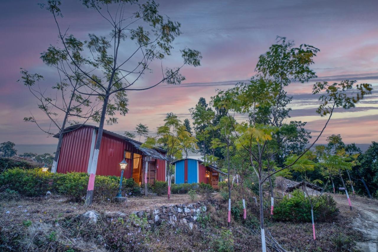 Lahermitage Resort Lansdowne Bagian luar foto