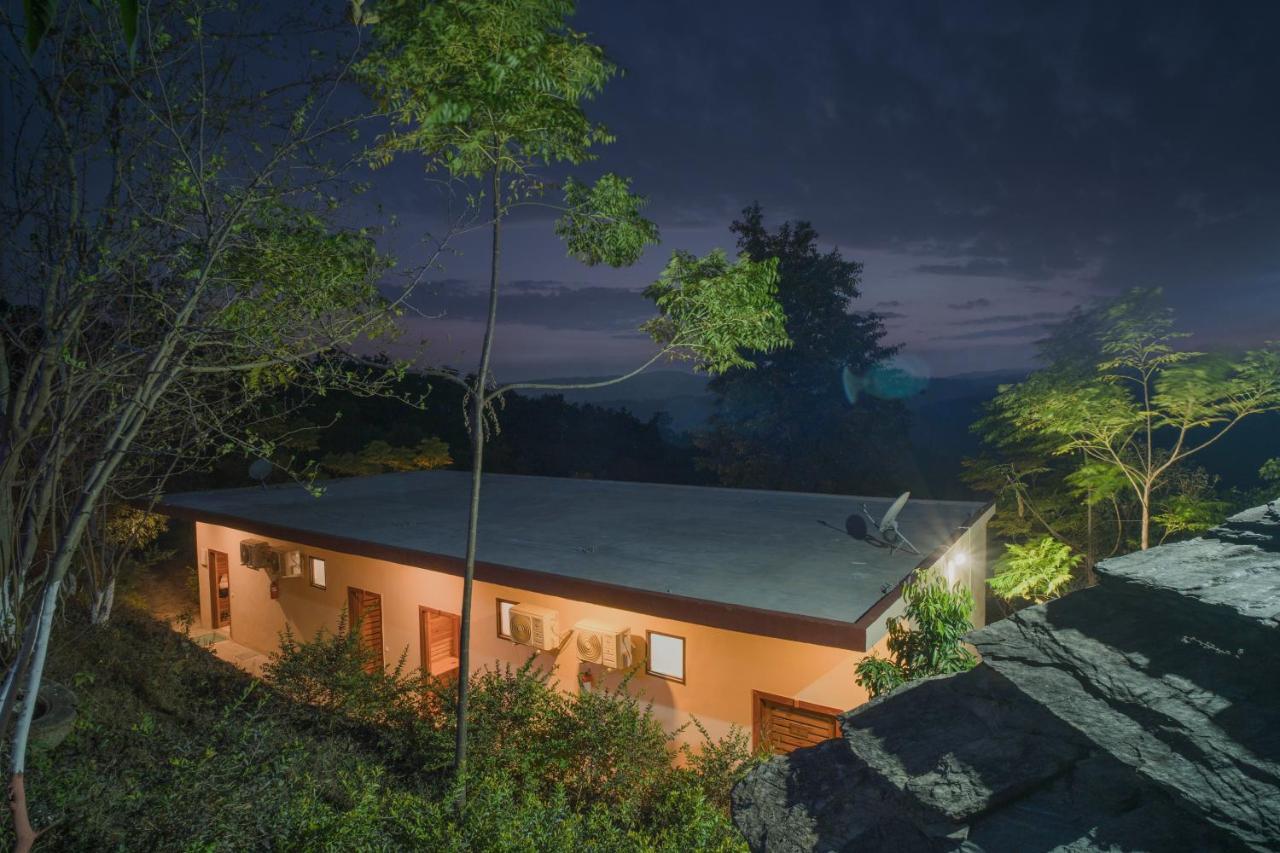 Lahermitage Resort Lansdowne Bagian luar foto