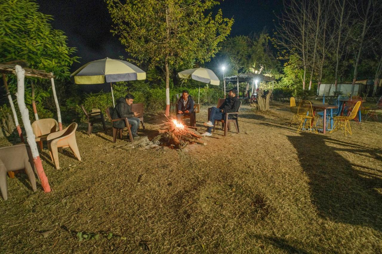 Lahermitage Resort Lansdowne Bagian luar foto