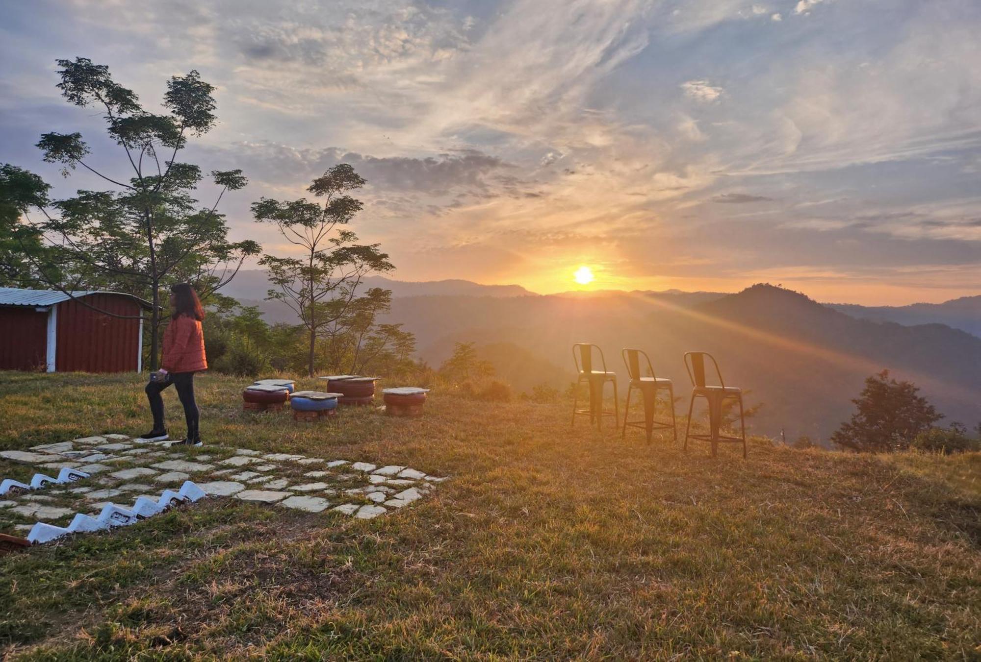 Lahermitage Resort Lansdowne Bagian luar foto
