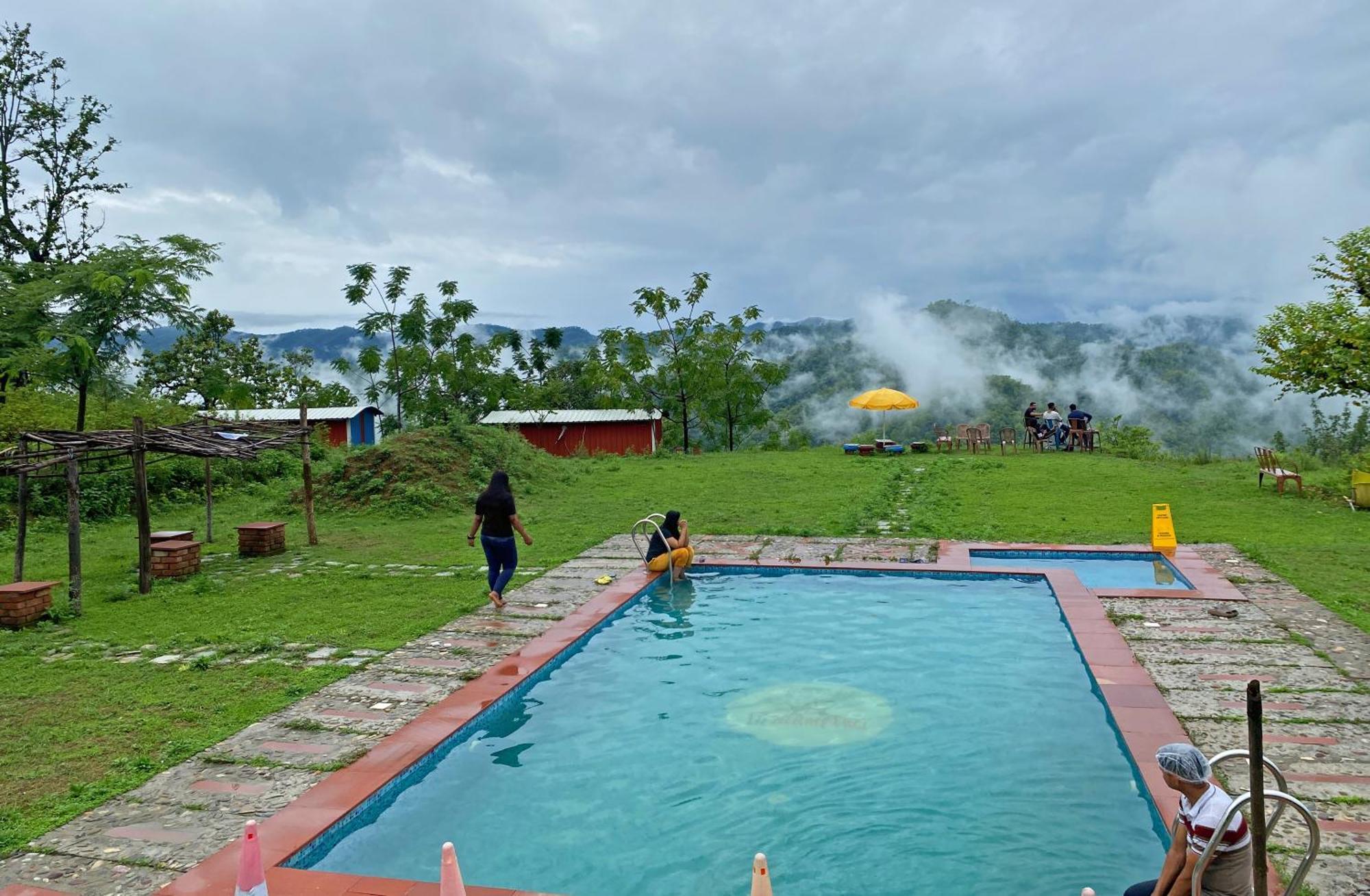 Lahermitage Resort Lansdowne Bagian luar foto