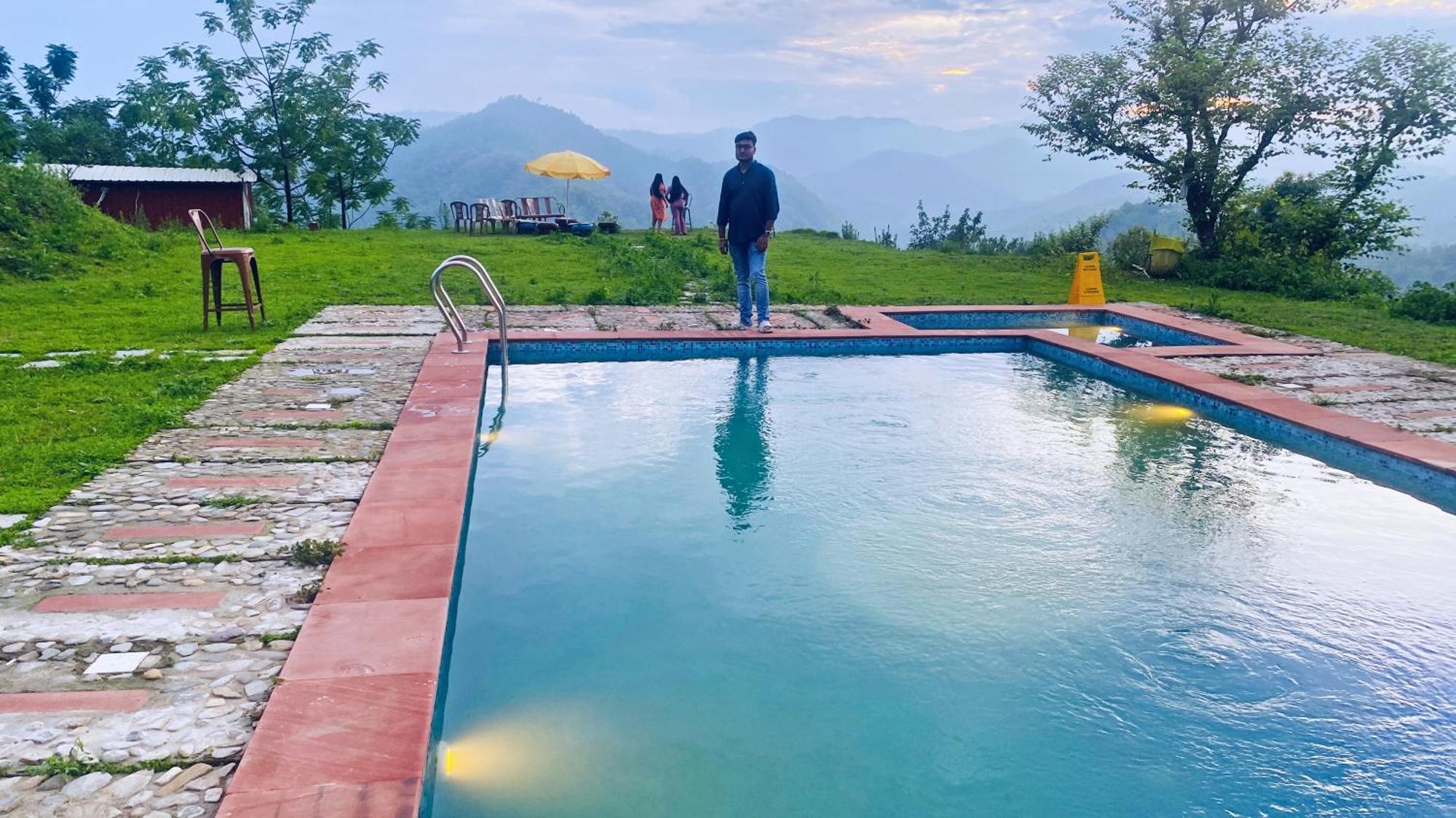 Lahermitage Resort Lansdowne Bagian luar foto