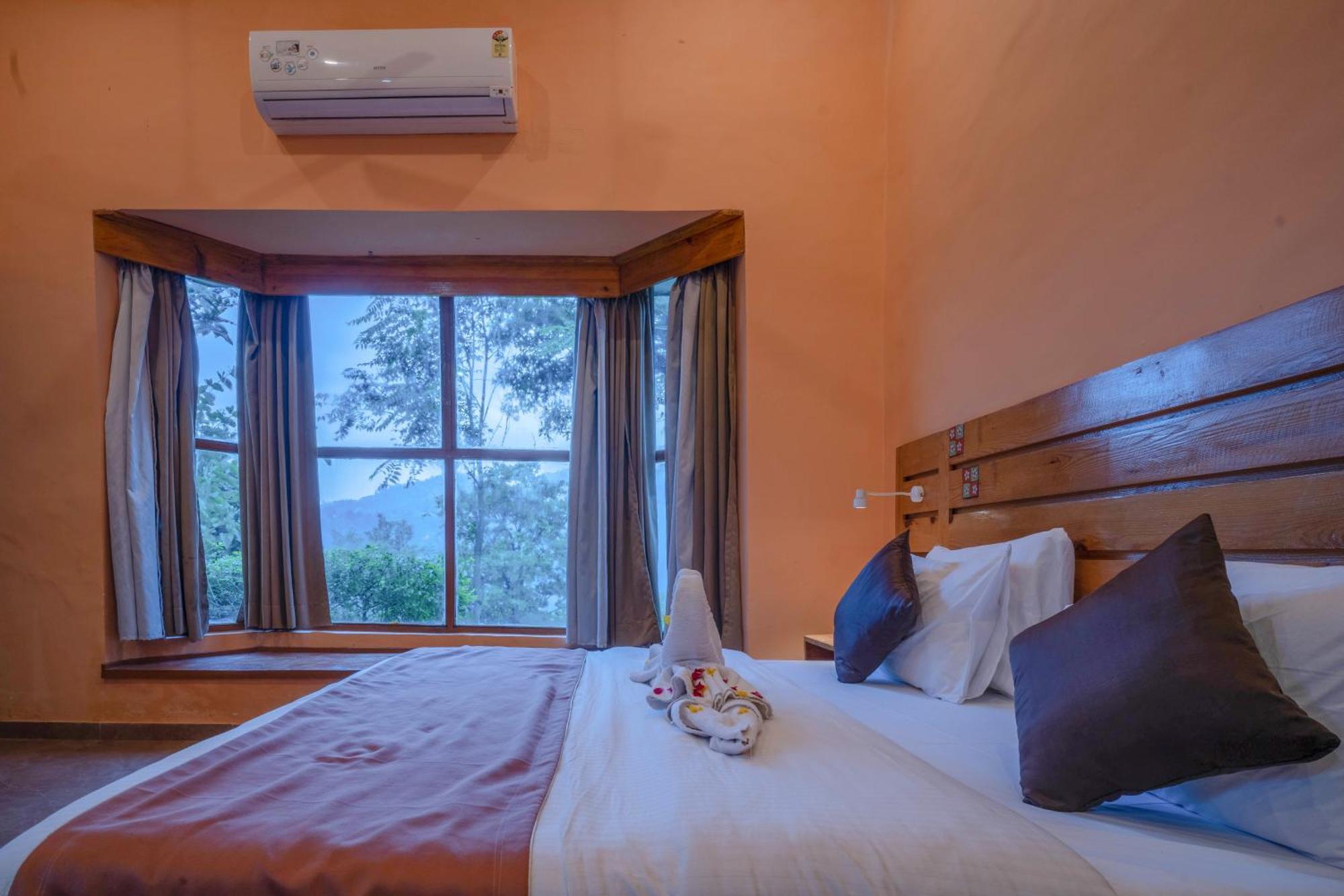 Lahermitage Resort Lansdowne Bagian luar foto